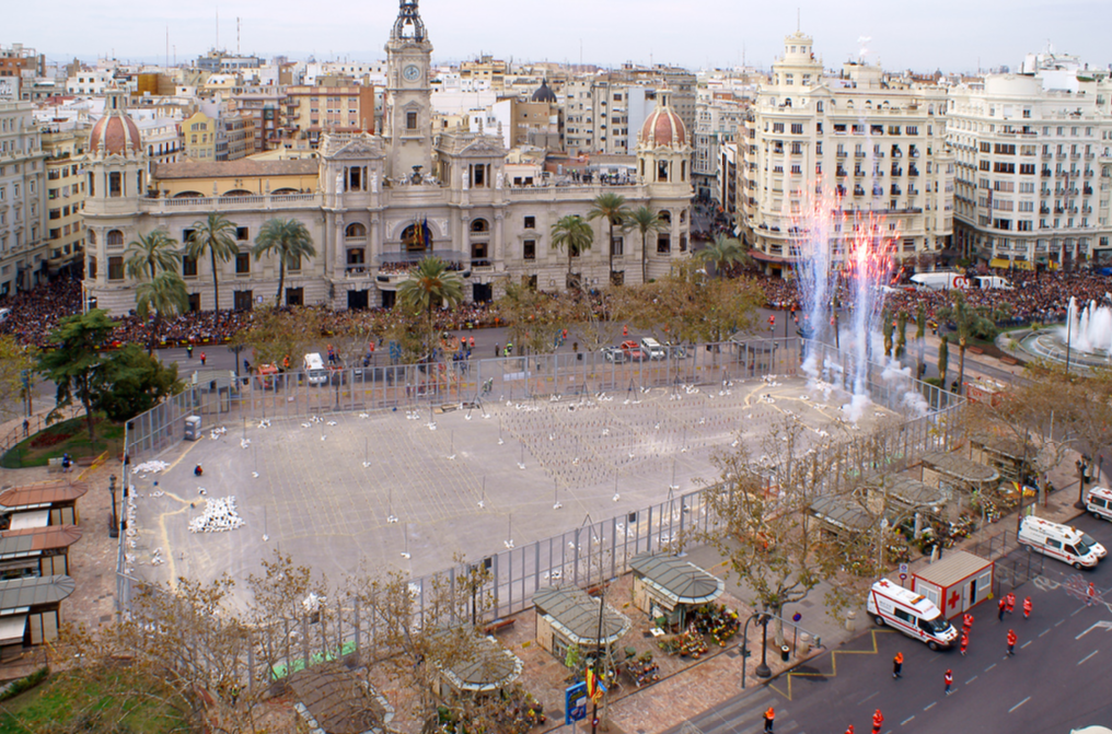 Conocemos C Mo Se Prepara Una Masclet Para La Plaza Del Ayuntamiento