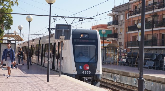 Paterna bonificarà el 50% de l’abonament del metre a estudiants Abono