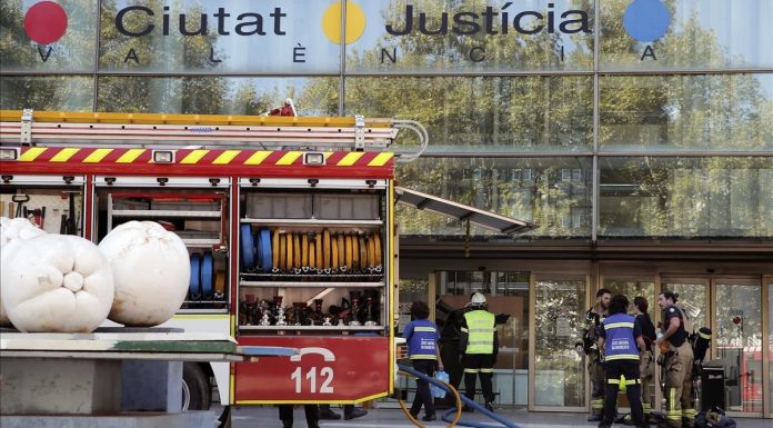 Desacatament en la Ciutat de la Justícia a causa d’un incendi