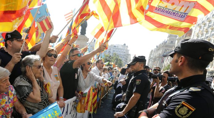 La crisi catalana es cola en la celebració del 9 d’Octubre Cataluña