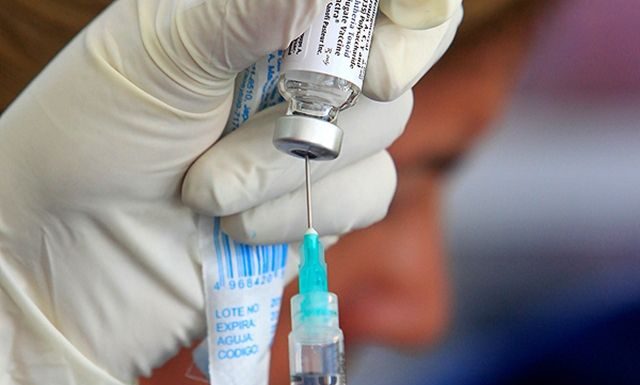 La falta de vacunes de la meningitis dispara l’alarma meningitis