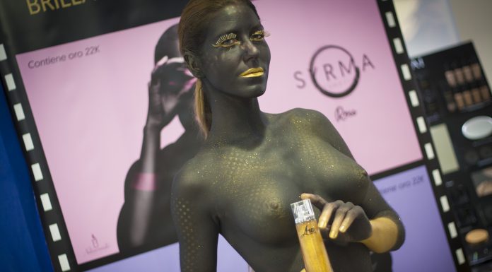 L’or en suspensió arriba als perfums amb Syrma Cosmetic Syrma