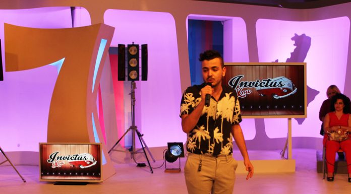 Raúl Mejía interpreta en la final «Yo Quiero Vivir»