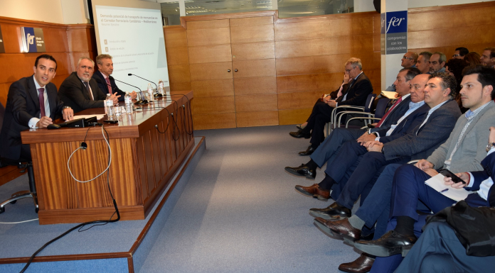 Valenciaport mostra els avantatges del Corredor Càntabre – Mediterrani corredor