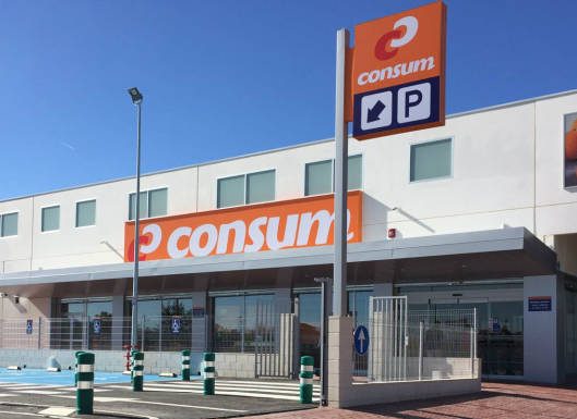 Consum obri dos nous supermercats a Alacant i Barcelona supermercados