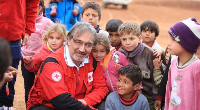 El 39% de les famílies ateses per Creu Roja no pot pagar el menjador escolar Cruz
