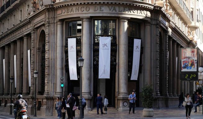 El 42% dels valencians mostra falta de coneixements per a gestionar la seua economia ahorros