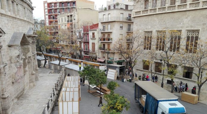 Comerç millora el mercat del centre i potencia el seu caràcter nadalenc mercadillo