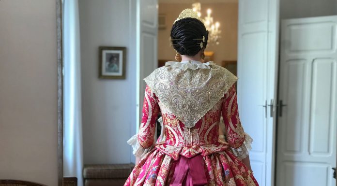 Amparo Fabra reivindica el espolín como patrimonio regional Amparo Fabra