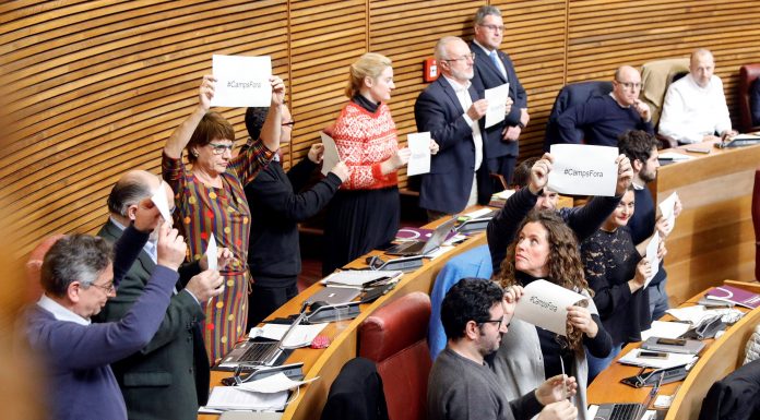Les Corts proposen per votació que Camps abandone el Consell Jurídic Consultiu