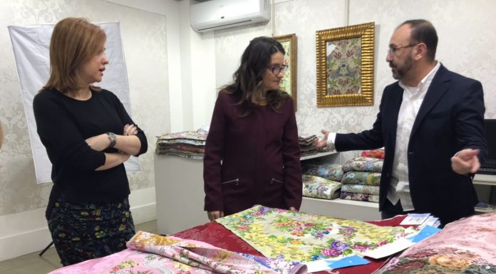 Así será el traje de Fallera Mayor que lucirá Mónica Oltra Traje de Mónica Oltra como Fallera Mayor