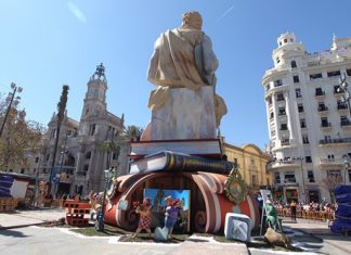 Falla de la plaza del Ayuntamiento de Valencia