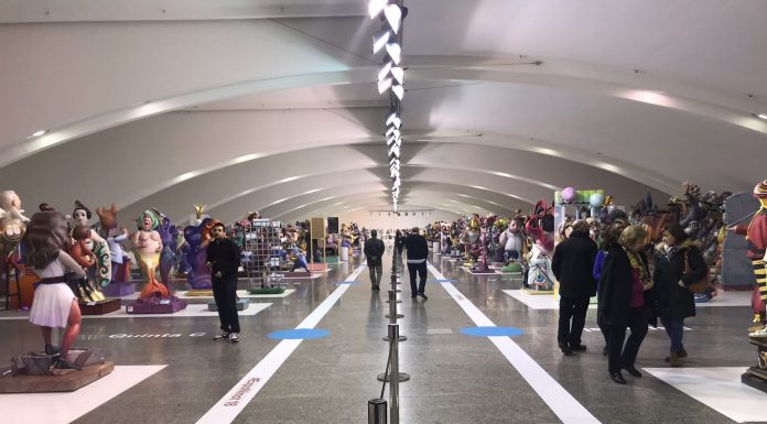 En busca del ninot más satírico Exposició del Ninot