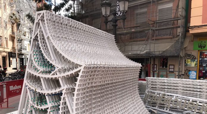 Empieza el montaje para el encendido de las luces de Fallas luces