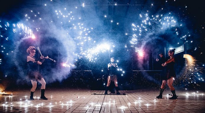 València es converteix en un escenari gegant per a artistes circenses internacionals circenses