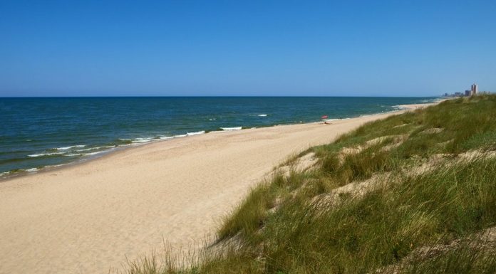 Aparece el cadáver de un hombre en la playa entre El Saler y la Devesa