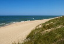 Aparece el cadáver de un hombre en la playa entre El Saler y la Devesa