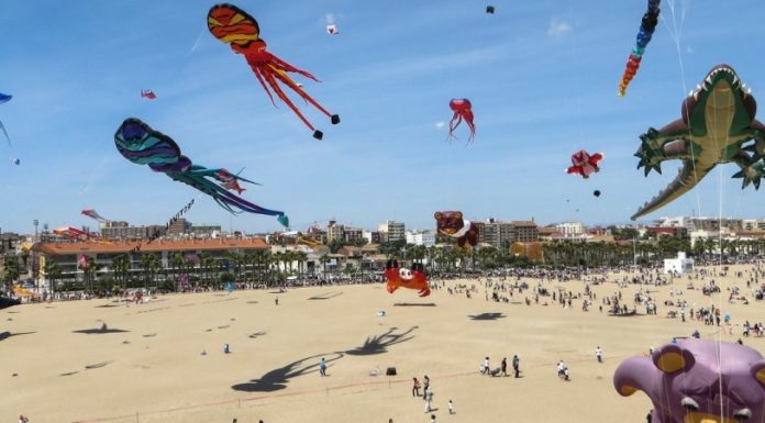 Suspenden el Festival de Cometas en la Malvarrosa por falta de apoyos viento