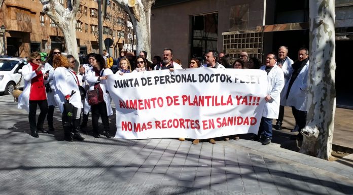 Los trabajadores del Dr. Peset exigen más personal y mejoras laborales Peset
