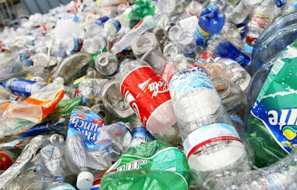 Los envases de plástico de un solo uso serán prohibidos a partir de 2020 plásticos