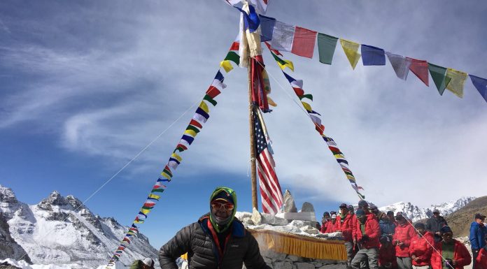 Oliver explica des de Nepal la seua experiència per a coronar l’Everest: “neva, fa fred i no dorm gens” Oliver