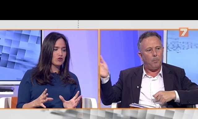 Belén Hoyos i Enric Bataller enfrontats pels pressupostos presupuestos