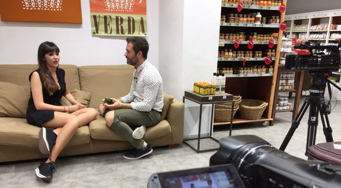 Lucía Ramos estrena ‘Aguacates’ en el Flumen al costat de Juanjo Artero Lucía
