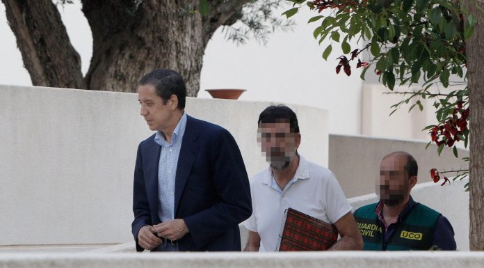 La UCO trasllada a Zaplana a Madrid per a registrar el seu despatx i domicili Zaplana