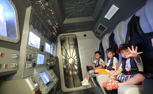 Viatjar a Mart i visitar l’Estació Espacial, un pla alternatiu sense eixir de València marte