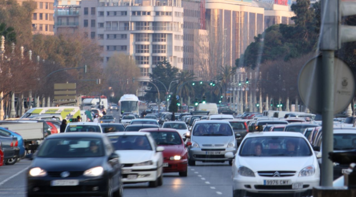 La DGT redueix la velocitat a les ciutats i instal·la més radars en 2019 Las carreteras valencianas vivirán más de 600.000 desplazamientos con motivo de las Fallas