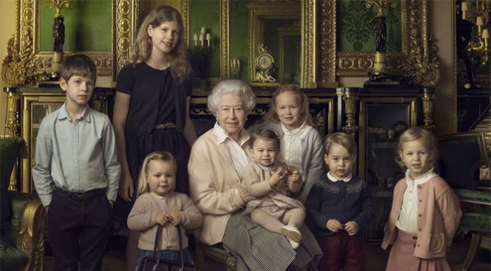 Una marca valenciana viste a la princesa Charlotte de Cambridge