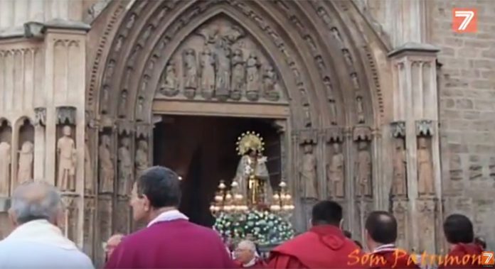 Reviu la dançà i la processó de la Verge