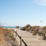 Una de las mejores playas de España está a 30 kilómetros de Valencia