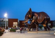 Escipión: la monumental escultura de 11 metros que ya preside Bioparc