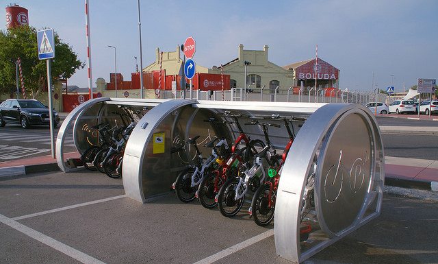 Las bicicletas eléctricas triunfan en el Puerto de València Las bicicletas solares en el puerto de València