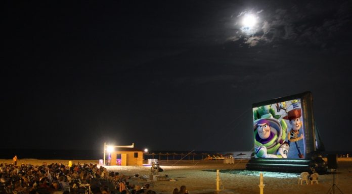 Arranquen les nits de cinema amb projeccions en 18 platges durant tot l’estiu cine