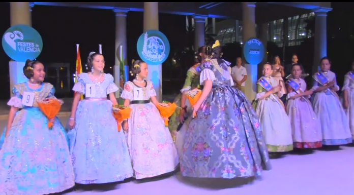 Las falleras de Jesús superan la primera prueba