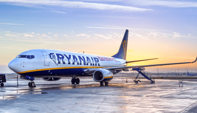 Foment estableix els serveis mínims per a la vaga de Tripulants de Cabina de Passatgers de Ryanair Ryanair anuncia seis nuevas rutas desde Valencia