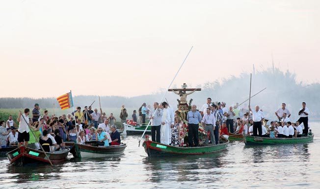 Més de 600 barques es reuneixen en el llac de l’Albufera barques