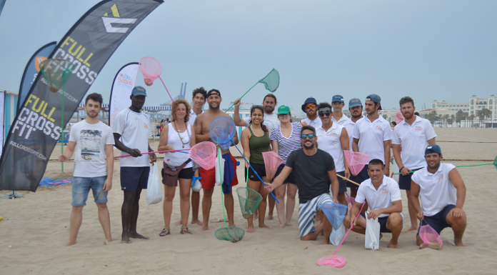 Cuarenta voluntarios limpiarán de colillas las playas de València Limpieza de colillas en las playas de Valencia