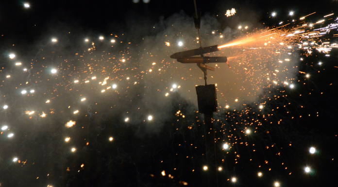 Tirar petardos pasada la medianoche podría costar una multa petardos