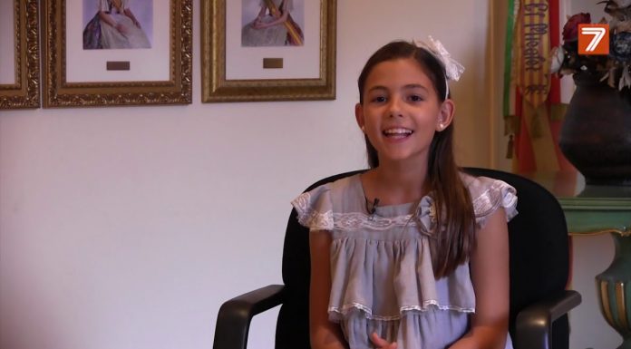 Zaira es una fallerita a la que le gusta el patinaje artístico