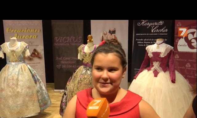 Les Falleres Majors de Benetusser exposen els seus vestits oficials