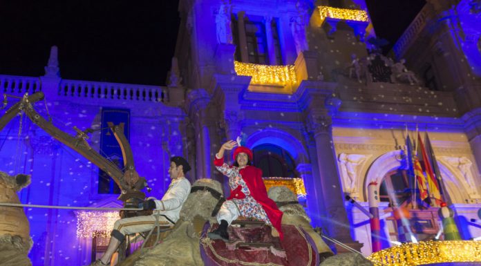 Una missatgera real recorrerà València per a arreplegar les cartes dels Reis Mags mensajera