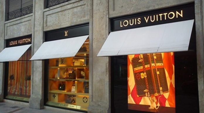 Persecución a tiros por la Milla de Oro de Valencia Robo en la tienda Louis Vuitton