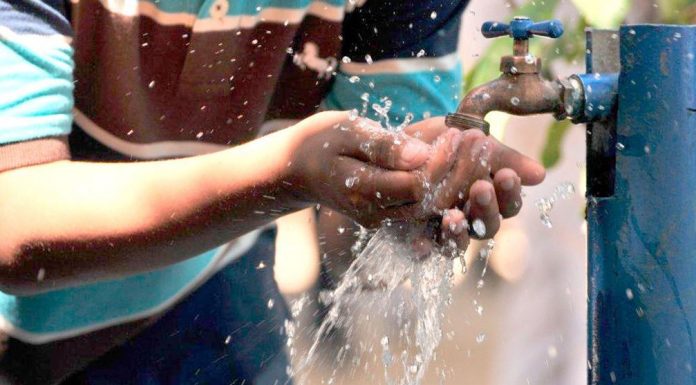 El subministrament d’aigua potable de València es converteix en referència mundial potable