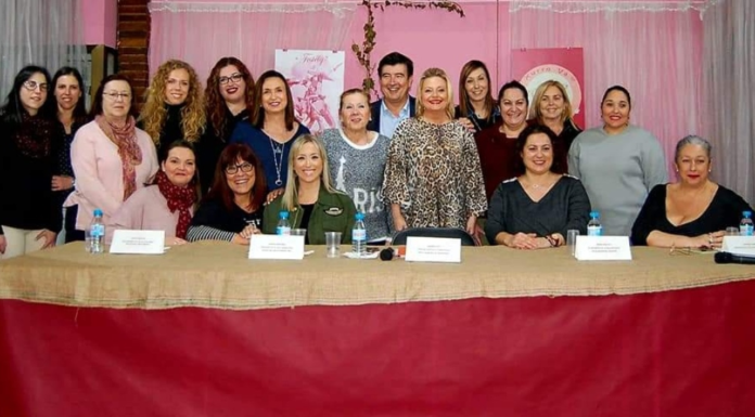 Amparo Picó: » Las fallas merecen un gran patrocinio para fomentarlas»