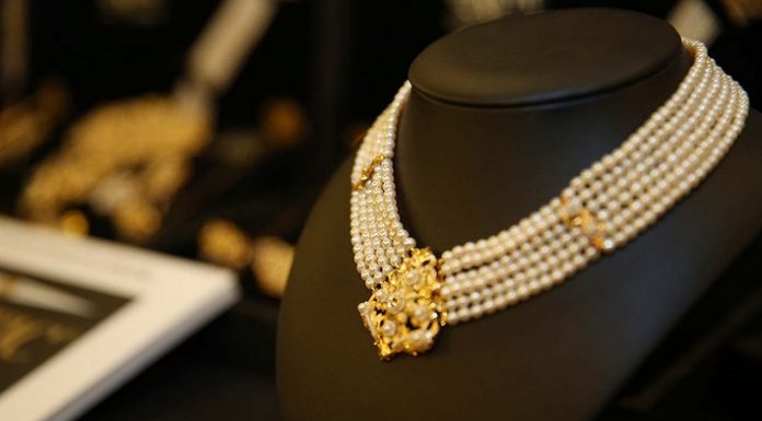 Art Antic y sus 18 años como indumentarista oficial de las FFMMVV art antric