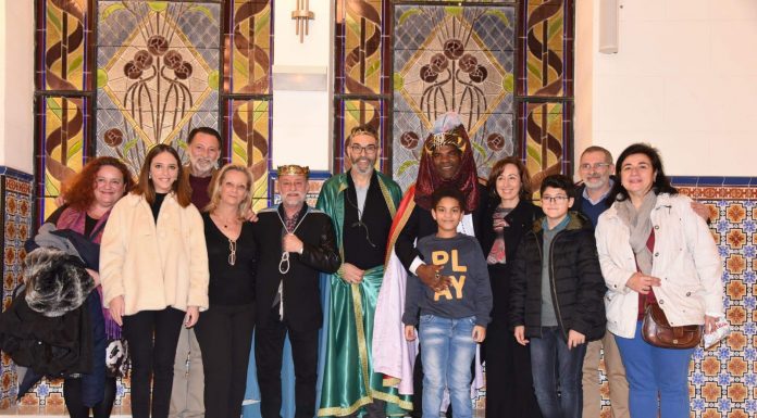 Les Falles tornen a tindre protagonisme en la cavalcada dels Reis Mags pere 1