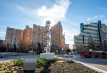 Valencia luce una nueva escultura junto al Puente de Monteolivete escultura